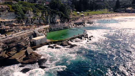 Drone-footage-of-bronte-pool-on-a-beautiful-summers-day