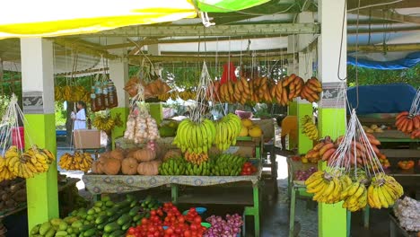 Lokale-Obst--Und-Gemüsemarktstände-Voller-Frischer-Produkte-In-Der-Hauptstadt-Dili,-Timor-Leste,-Südostasien