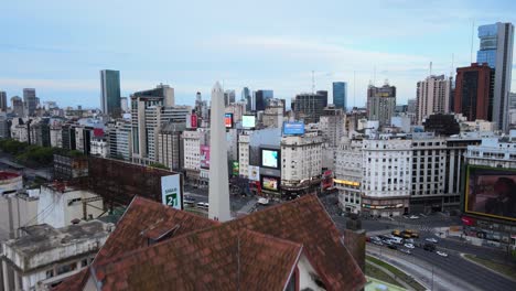 Aerial-view-flyover-chalet-toward-Obelisk-of-Buenos-Aires,-Argentina