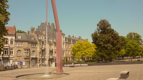 Original-fountain-on-Jamblinne-square,-Place-de-Jamblinne-de-Meux-in-Brussels,-Belgium