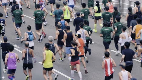 Corredores-De-Maratón-En-La-Calle-En-Hong-Kong