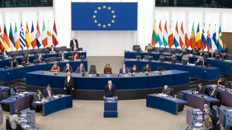 Sala-De-Plenos-Del-Parlamento-Europeo-Durante-El-Discurso-De-Gitanas-Nausėda,-Presidente-De-Lituania---Estrasburgo,-Francia