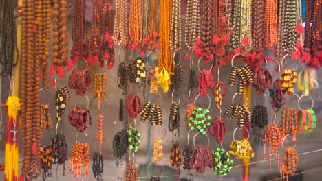 Stores-in-the-fair-premises-offer-a-wide-variety-of-decorations-and-girls'-necklaces