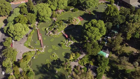 Japanischer-Gartenpark-In-Der-Stadt-Buenos-Aires,-Argentinien