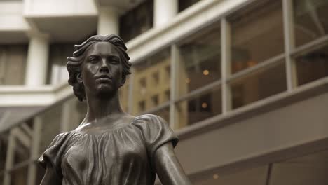 Statue-of-Woman-at-Rittenhouse-Hotel---Philadelphia,-PA