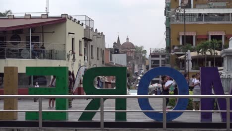 Vista-De-Una-Calle-En-Un-Acogedor-Barrio-De-La-Ciudad-De-México.