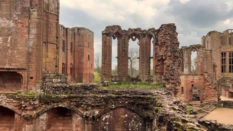 Kenilworth-Castle-in-England-during-the-day,-biggest-historical-site
