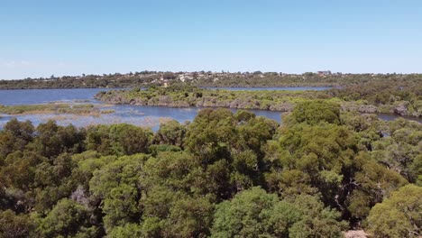 Panning-shot-left-to-right-of-Rotary-Park-Wanneroo-and-Lake-Joondalup
