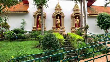 Kleiner,-Schöner-Buddhistischer-Tempel-In-Thailand