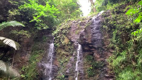 Natürlicher-Wasserfall-In-Der-Natur-In-Thailand