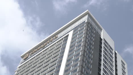 Clouds-Moving-Over-The-Iconic-Shangri-La-Hotel-Building-In-Colombo,-Sri-Lanka---low-angle-shot