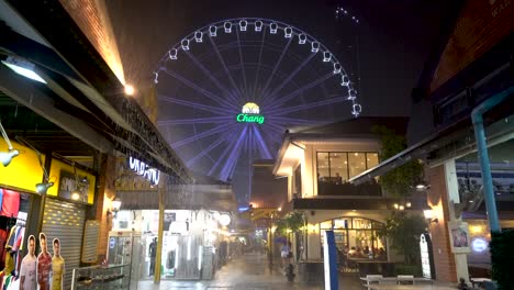 Huge-Ferris-Wheel-In-Asiatique-The-Riverfront-In-Bangkok,-Thailand-On-A-Rainy-Night---wide-shot