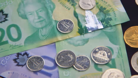 Nahaufnahme-Von-Rotierendem-Kanadischem-Bargeld