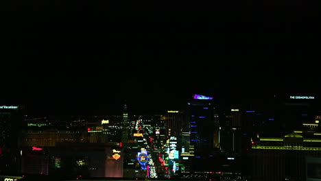 Una-Toma-Del-Paisaje-Urbano-Del-Strip-De-Las-Vegas-Por-La-Noche.