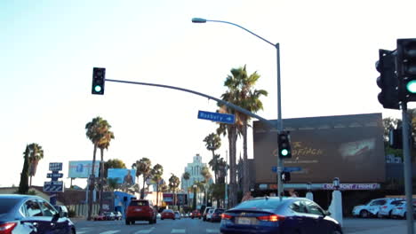 Sunset-Boulevard-En-Roxbury-Drive