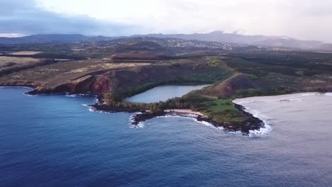 Salzteich-Strandparklandschaft-Auf-Der-Insel-Kauai,-Hawaii-–-Drohnenrückzug