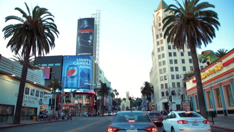 Highland-Avenue-Am-Hollywood-Blvd