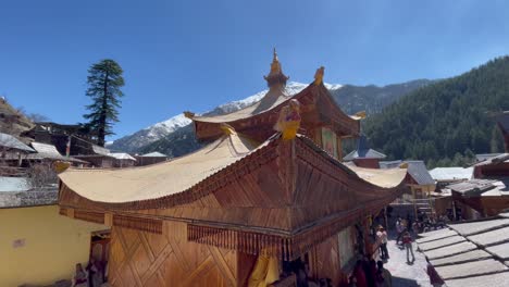 Diseño-Arquitectónico-Tradicional-Y-único-De-Kath-kuni-De-Estructuras-De-Casas-Kinnaur-Escondidas-En-El-Himalaya,-India.