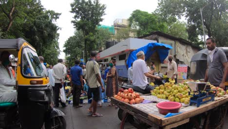 Öffentlicher-Markt-Im-Freien-In-Der-Ländlichen-Gegend-Von-Mumbai---Zeitlupe