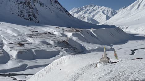 Paisaje-Invernal-Del-Prominente-Valle-Y-La-Montaña-En-Spiti,-Himachal-Pradesh,-India