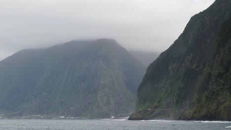 Spectacular-cliffs-on-peaceful-Madeira-coast,-Portugal-on-cloudy-day
