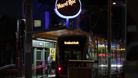 Gold-Coast-Straßenbahn-Stadt-Hard-Rock-Café-Nachtleben