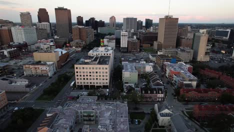 Este-Es-Un-Metraje-Aéreo-Editorial-De-La-Ciudad-De-Nueva-Orleans-En-Luisiana.