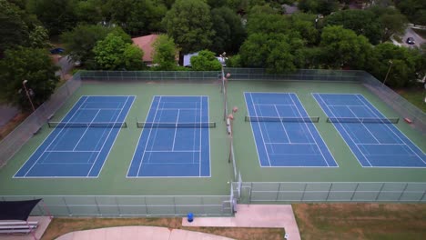 Redaktionelle-Aufnahmen-Von-Luftaufnahmen-Der-Tennisplätze-Des-Highland-Village-In-Highland-Village,-Texas