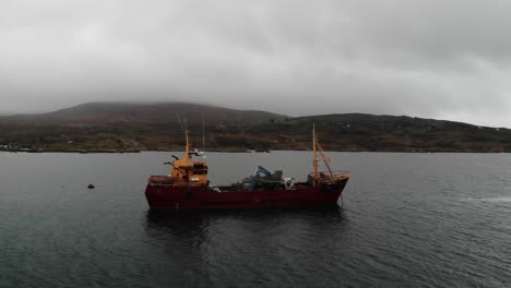 Una-Toma-De-Drone-De-Un-Barco