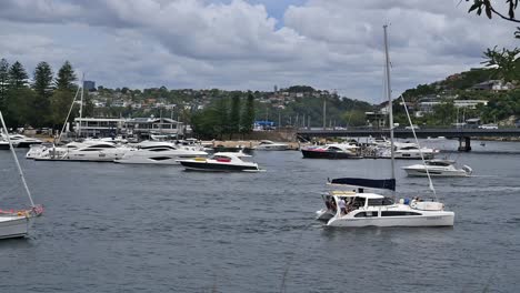 A-typical-day-at-a-section-of-the-serene-Clontarf-Beach-in-North-Sydney,-NSW,-Australia,-showing-its-calm-waters-and-resident-boats