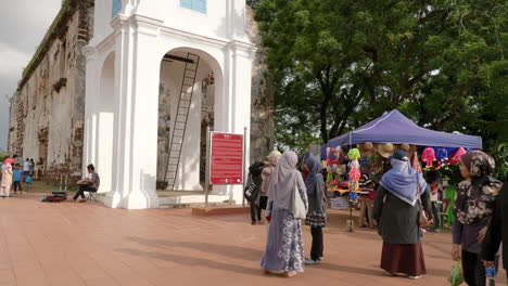 Mujeres-Musulmanas-Malasias-De-Compras-En-St
