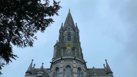 Time-Lapse-of-Saint-Fin-Barres-Kathedrale-Time-Lapse,-Cork