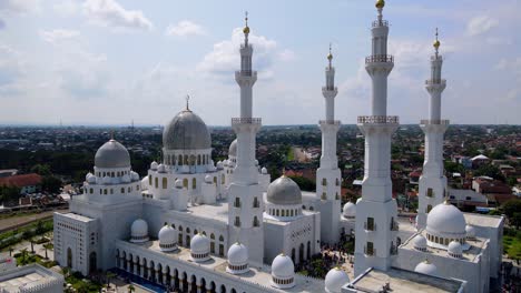 Aerial-view-of-Sheikh-Zayed-Grand-Mosque-located-in-Indonesia