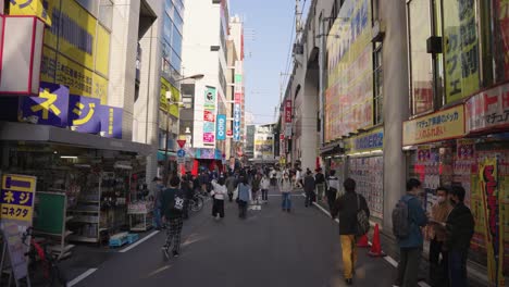 Akihabara-Lange-Anime-Einkaufsstraße