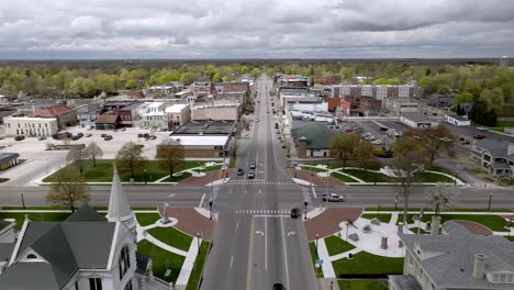 Coldwater,-Michigan-downtown-with-drone-video-moving-forward