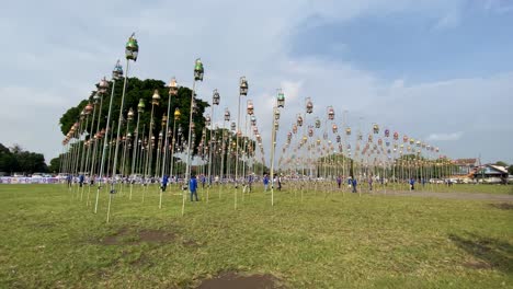 La-Atmósfera-Del-Concurso-De-Sonido-De-La-Tórtola-Javanesa-En-La-Plaza-Sur-De-Yogyakarta