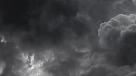 4K-Die-Kraft-Und-Dramatik-Von-Gewittern-Und-Dunklen-Wolken