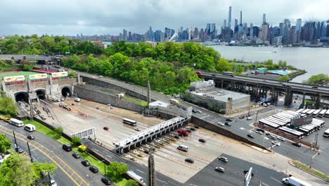 Cars-enter-Lincoln-Tunnel-in-Weehawken-to-cross-under-Hudson-River-to-midtown-Manhattan-NYC