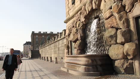 Brunnen-Im-Prächtigen-Königspalast-Von-Stockholm
