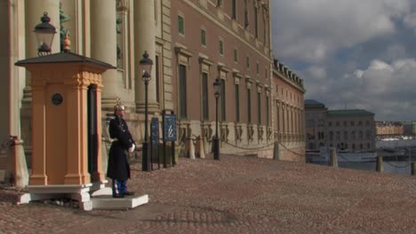 Stockholms-Königliche-Palastwache-Im-Dienst