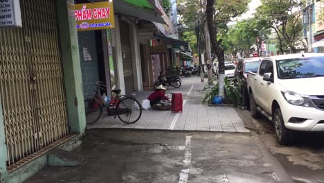 Mann-Auf-Der-Straße-In-Da-Nang-Vietnam