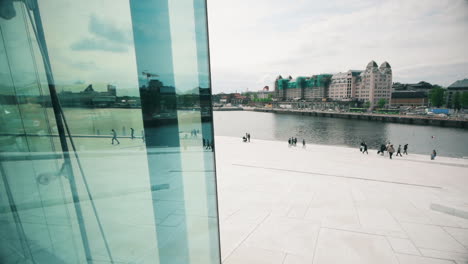 Oslo-Opera-House-and-it’s-beautiful-modern-architecture-is-the-national-opera-theatre-in-Norway,-home-of-the-Norwegian-national-opera-and-ballet