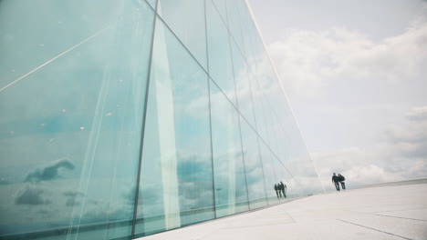 Oslo-Opera-House-and-it’s-beautiful-modern-architecture-is-the-national-opera-theatre-in-Norway,-home-of-the-Norwegian-national-opera-and-ballet