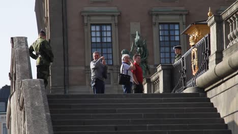 Stockholms-Königspalast-Und-Wachablösung-Mit-Parade