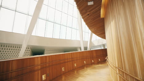 Das-Opernhaus-Von-Oslo-Und-Seine-Wunderschöne-Moderne-Architektur-Sind-Das-Nationaloperntheater-Norwegens-Und-Die-Heimat-Der-Norwegischen-Nationaloper-Und-Des-Norwegischen-Nationalballetts