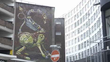 Ein-Fantastisches-Wandgemälde-Am-Straßenrand-In-Bristol