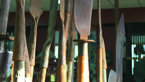 Antike-Kampfsportwaffen-Mit-Langem-Griff,-Die-Traditionell-In-China-Verwendet-Werden