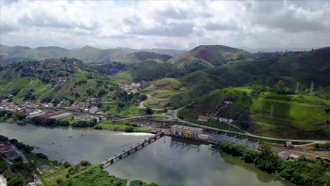 Vista-Aérea-De-La-Presa-De-Santa-Cecilia-En-El-Río-Paraiba-Do-Sul-En-Río-De-Janeiro