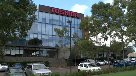 Außenaufnahme-Des-Toshiba-Büros-In-Sydney,-Weit-Weg
