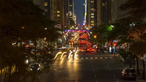 Timelapse-Nocturno-Junto-Al-Edificio-Chrysler,-Nueva-York